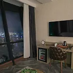 酒店 Moncher Cayirova