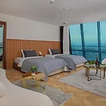 酒店 Moncher Cayirova