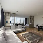 酒店 Moncher Cayirova