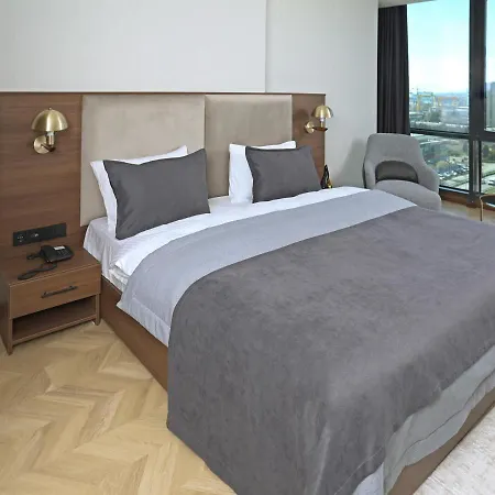 Moncher Hotel