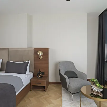 Moncher Hotel